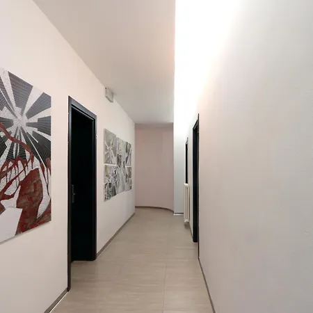 Mua Boutique Bologna-2